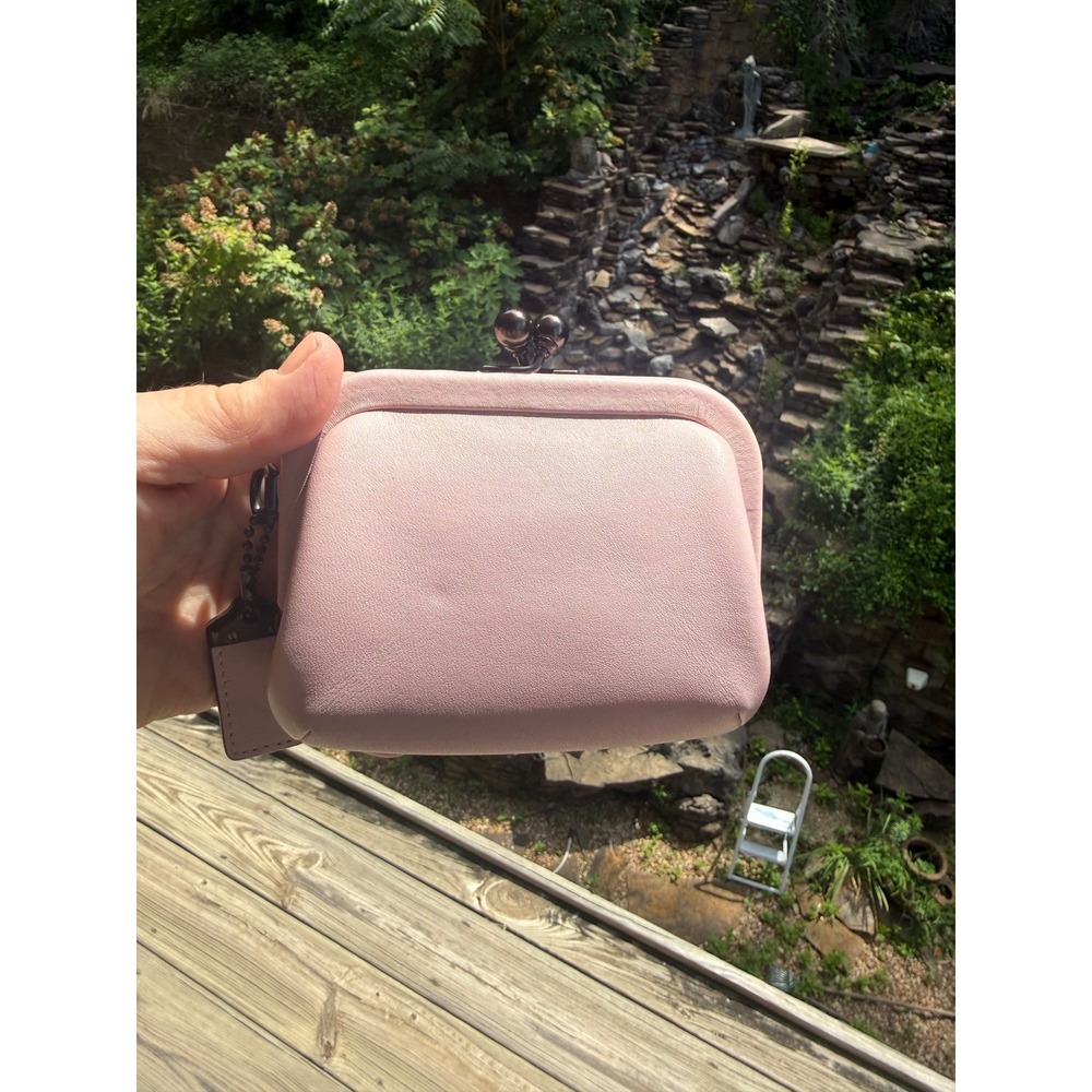 Coach 1941 Kisslock Coin Purse Pink Leather Coin Case Gunmetal Hardware - Picture 6 of 10